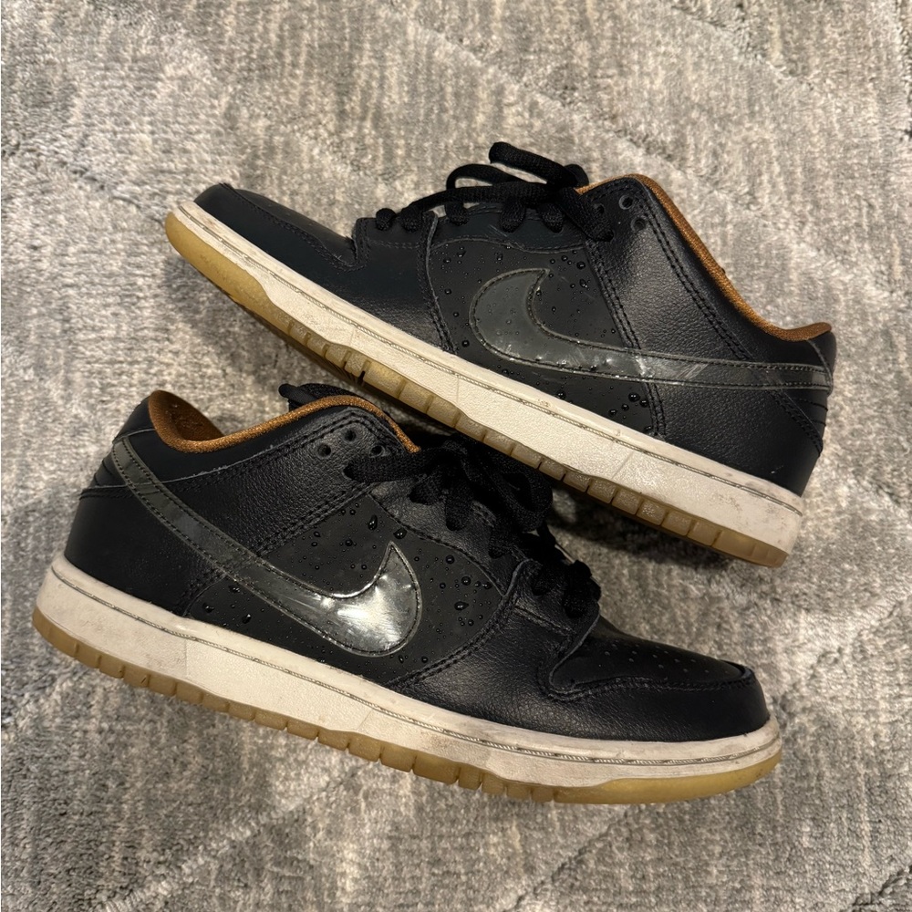Nike SB Dunk Low (Black Rain)